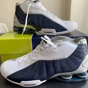 Nike Shox BB4 Mens (VINCE CARTER)
White/Mid Navy - Metallic Silver SZ9